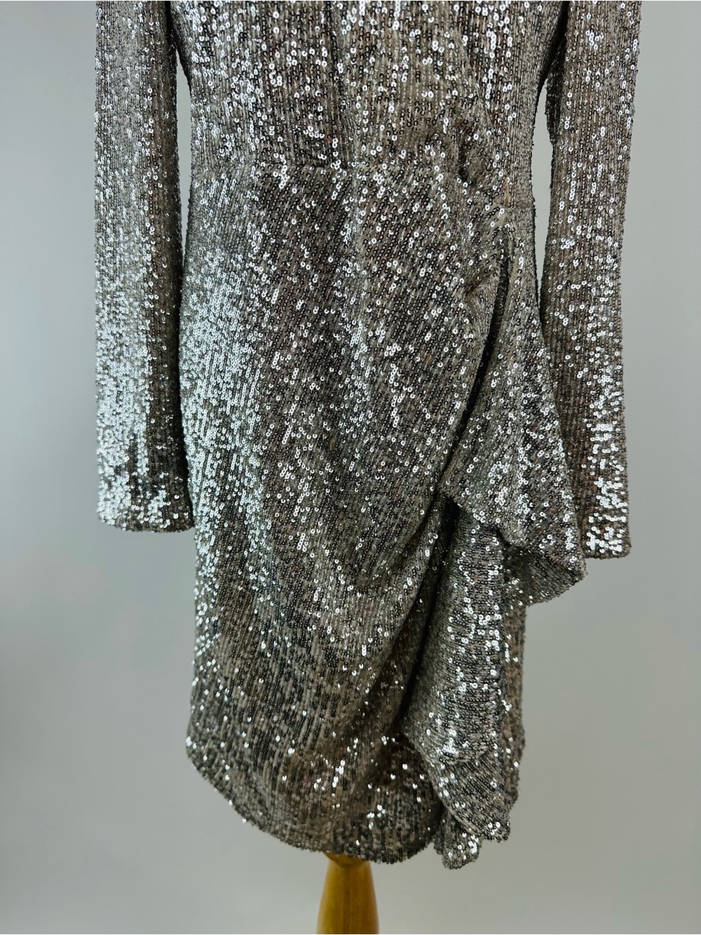 Belle Badgley Mischka Silver Sequin Dress Size 10 - Picture 3 of 15